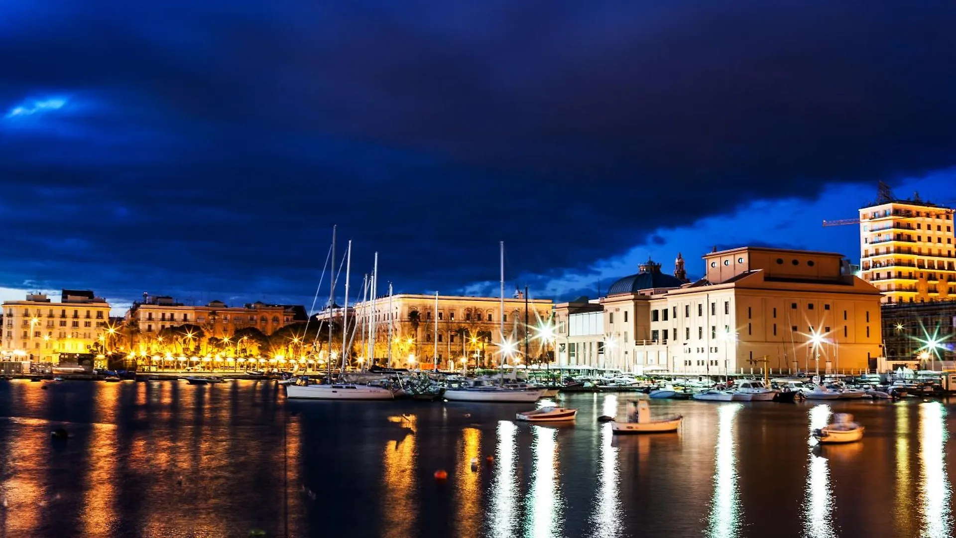 See You Bari 0*,  Italia